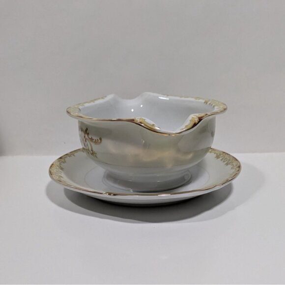Renwiok Japan Porcelain Gravy Boat Attached Underplate Gold Trim Floral Design - Picture 6 of 13